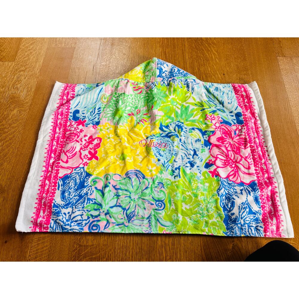 NWOT Lilly Pulitzer x Pottery Barn Cheek to Cheek Hooded Baby Towel "Olivia"